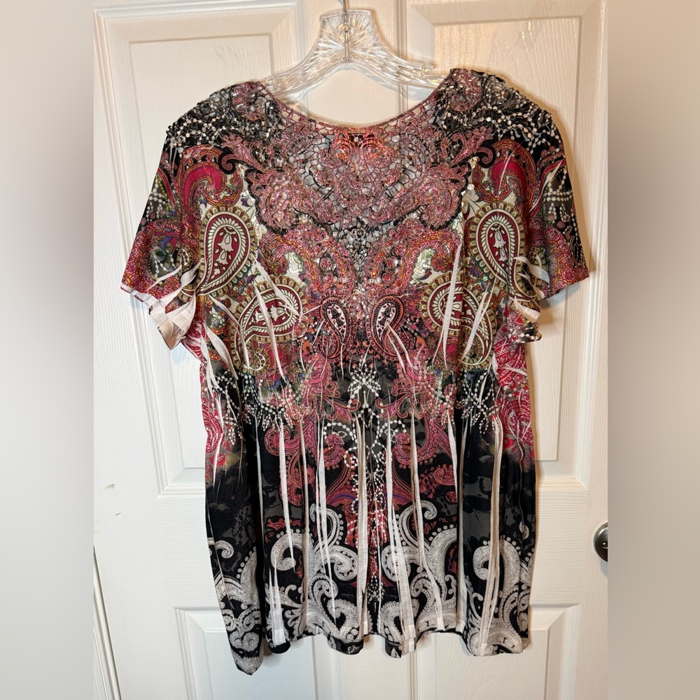 Unity World Wear Paisley Flutter Sleeve Tunic - Pink, Black & White - Picture 3 of 6